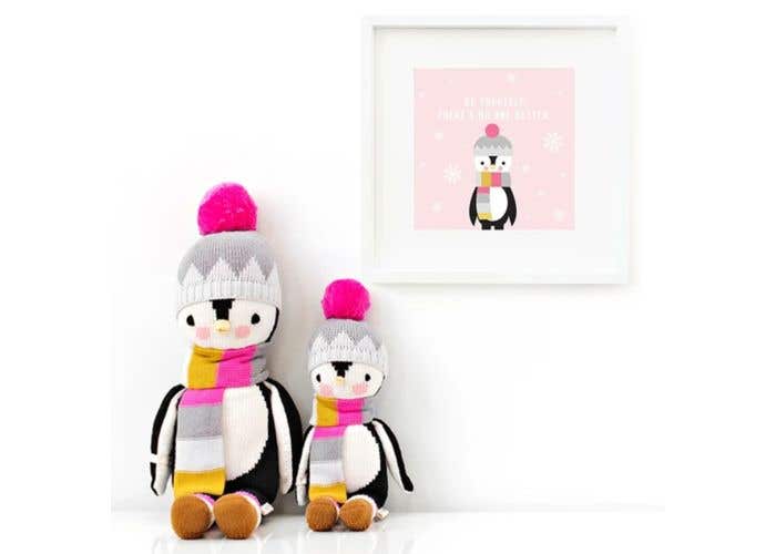cuddle and kind penguin