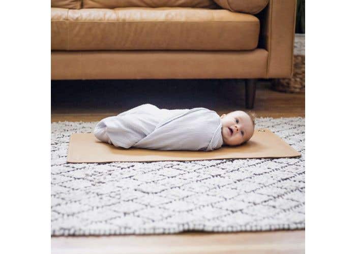 b and m changing mat